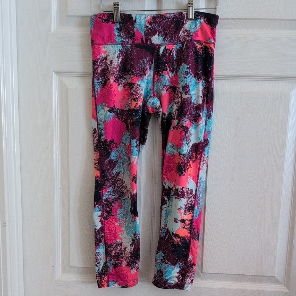 Nike Pink and Blue Capri Leggings Vibrant Abstract Pattern